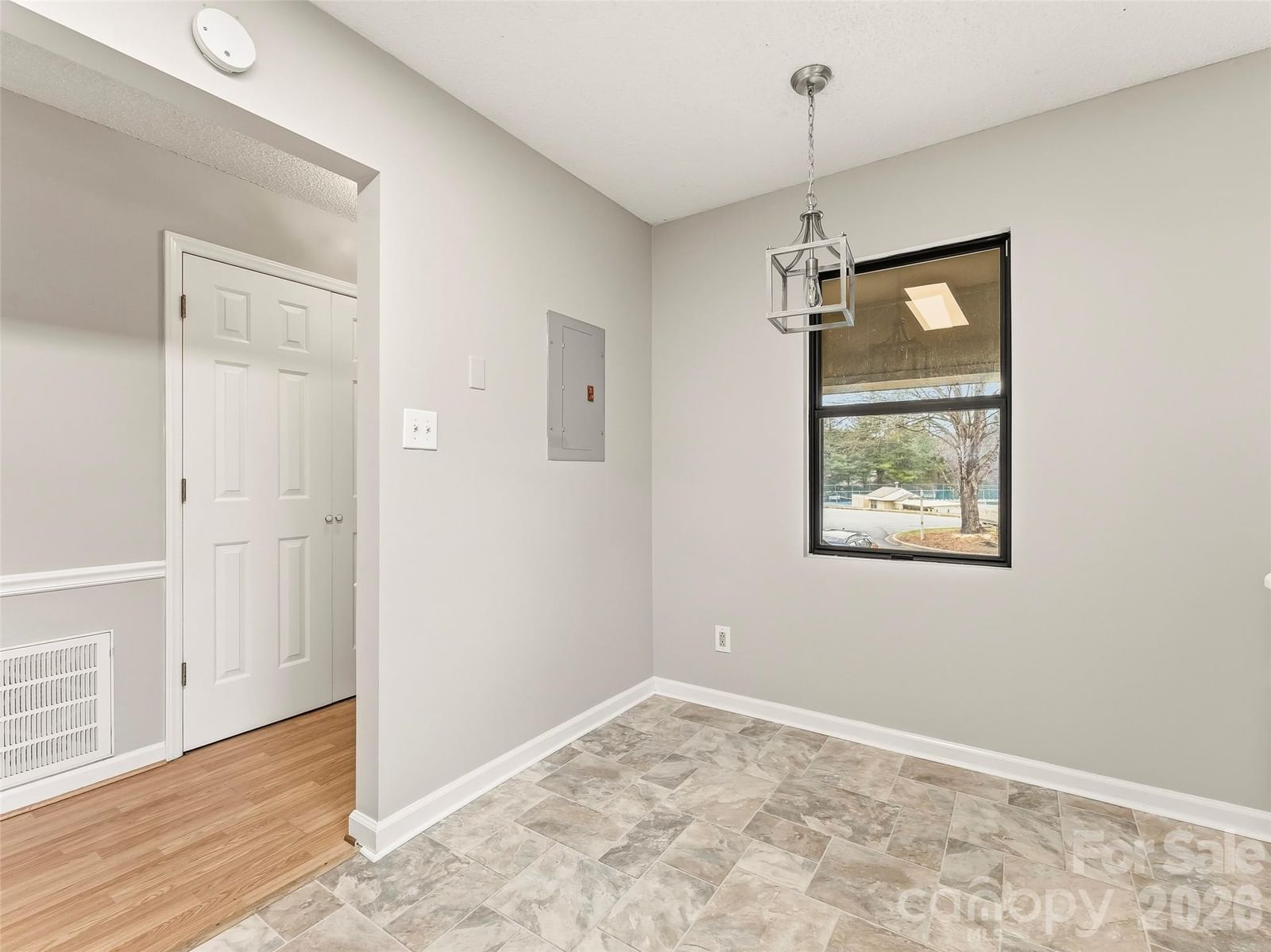 102 Abbey Circle, Asheville, NC 28805 - Photo 3
