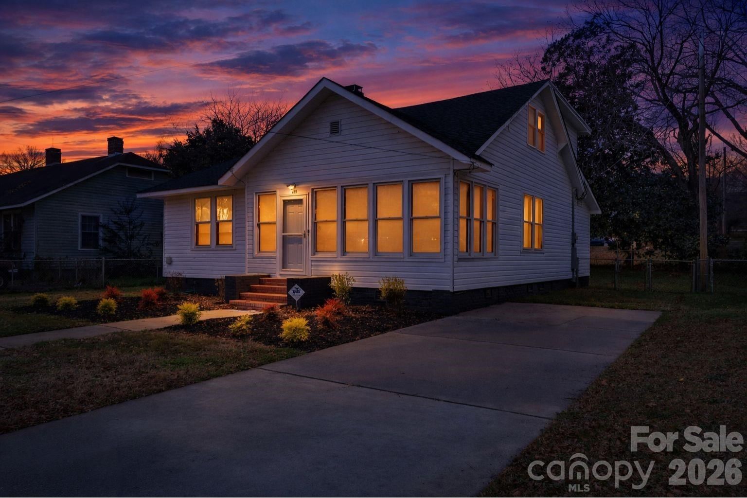 215 King Street, Gastonia, NC 28052 - Photo 2