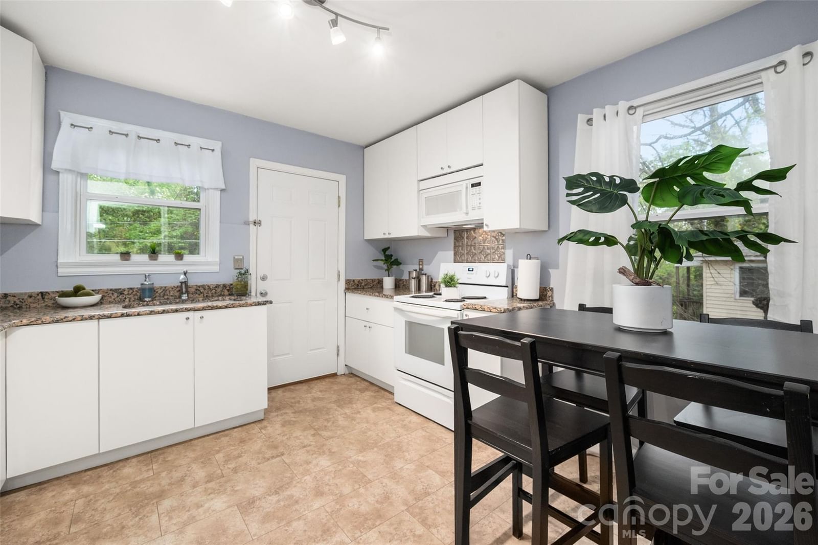 2516 Columbus Circle, Charlotte, NC 28208 - Photo 5