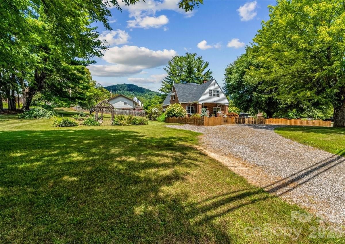 506 Main Street, Burnsville, NC 28714 - Photo 3