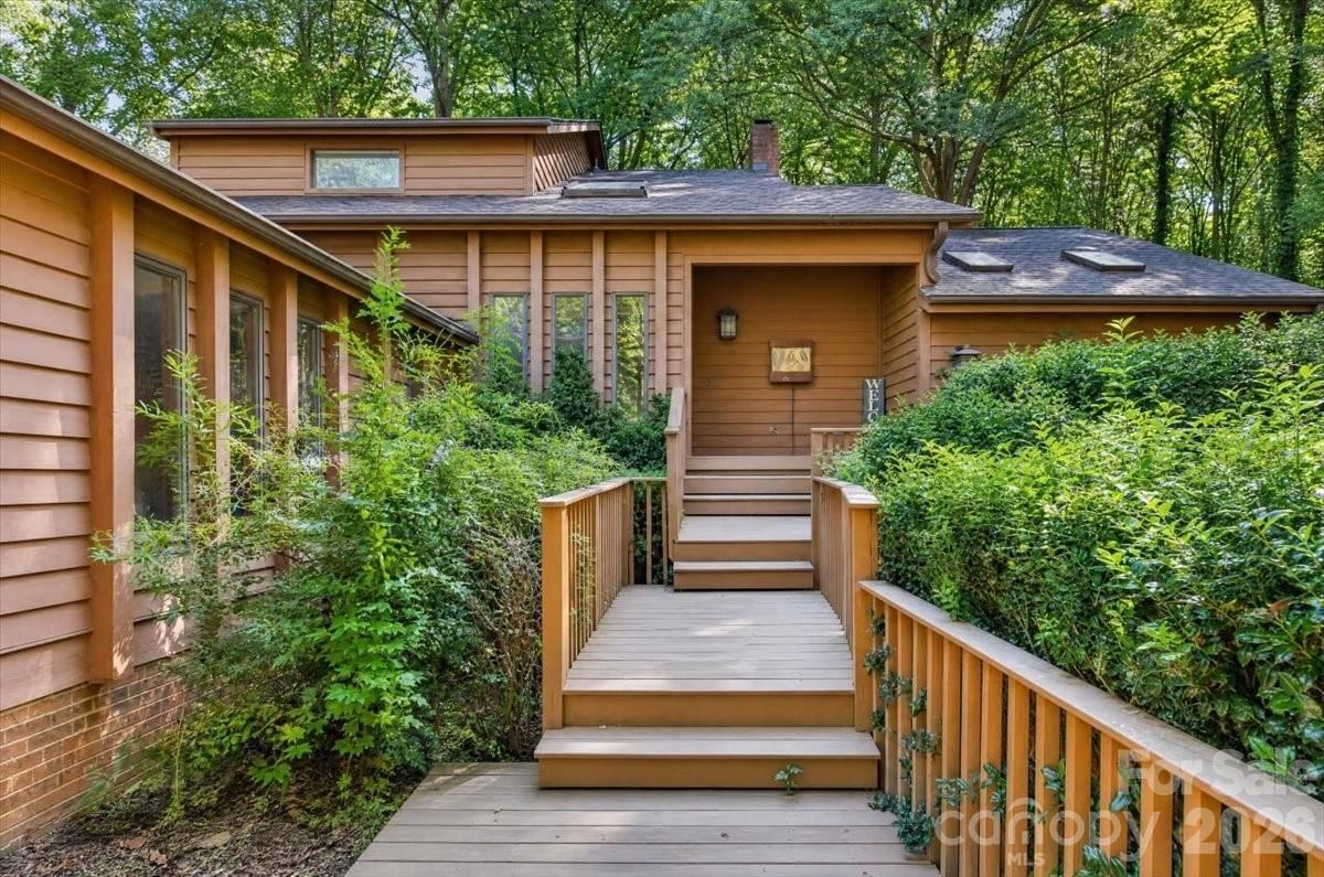 10 Thornwood Court, Lake Wylie, SC 29710