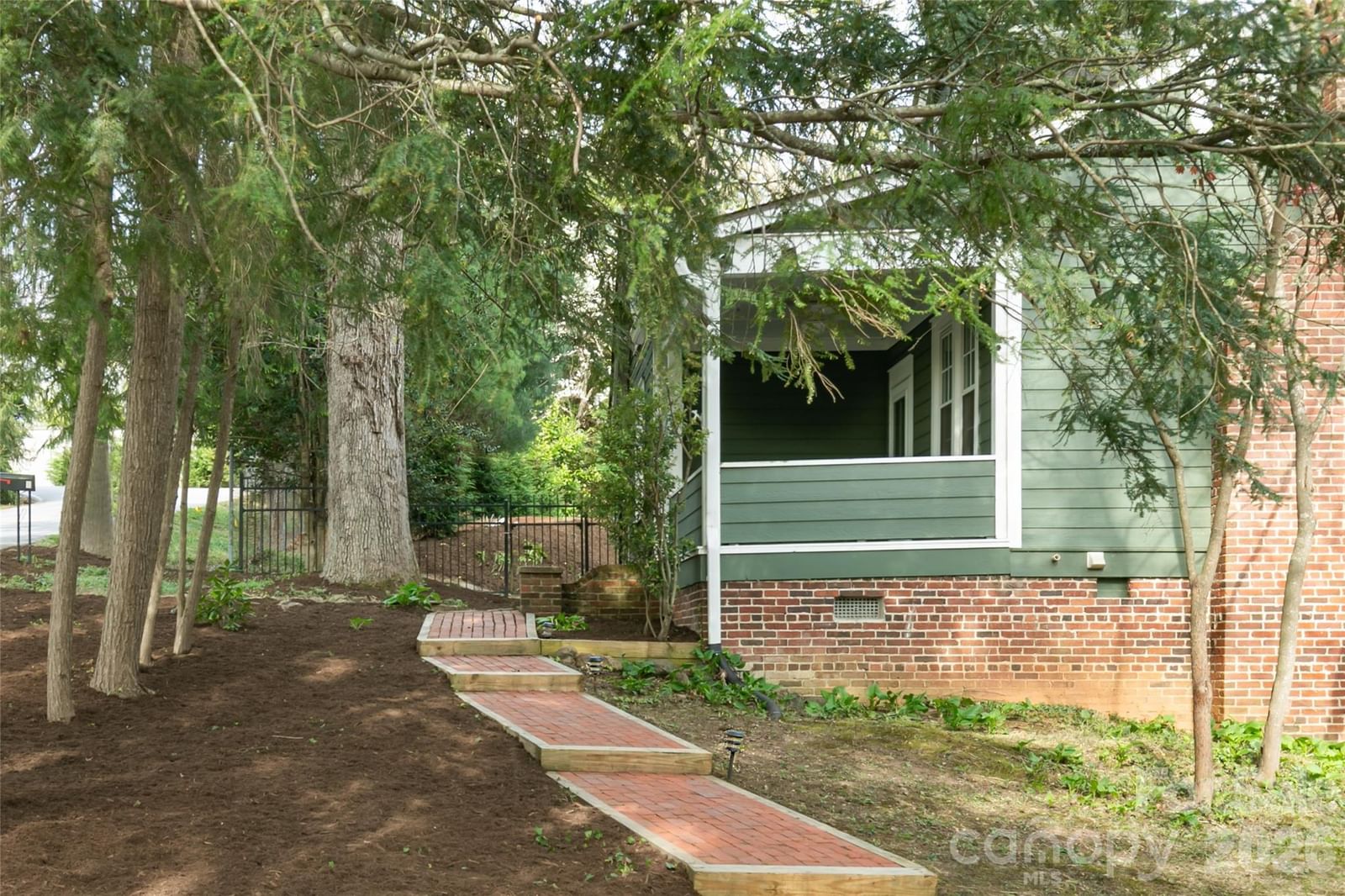 1 Ridgefield Place, Asheville, NC 28803 - Photo 4