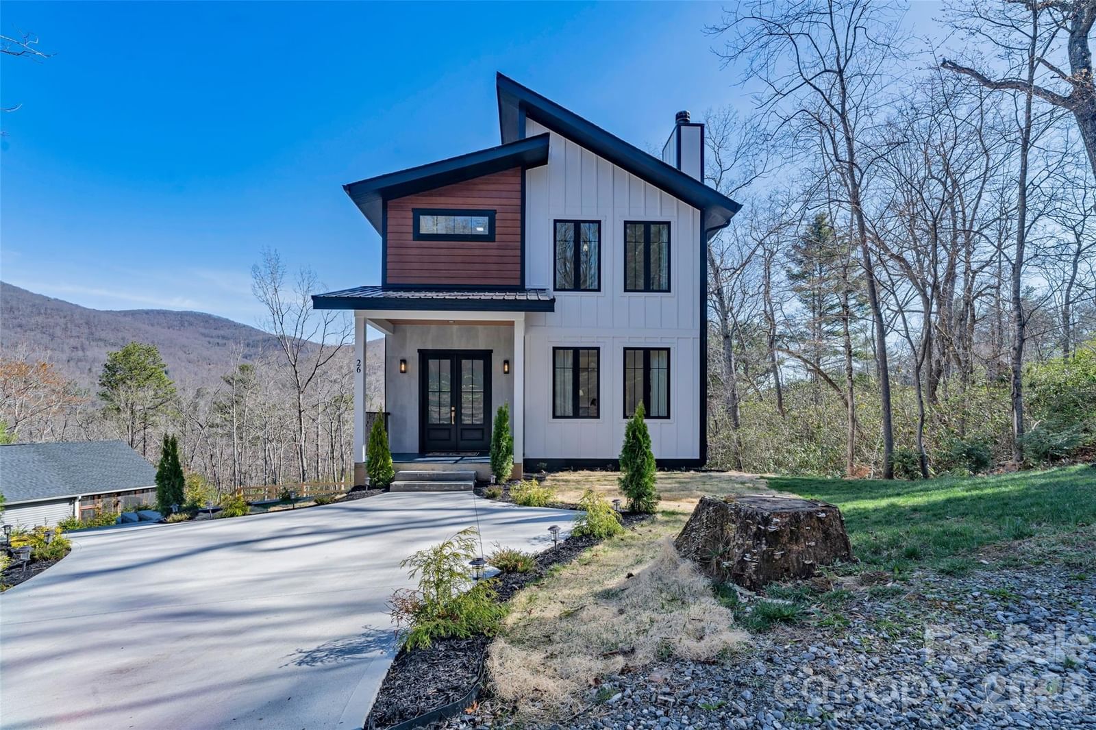 26 Pineview Road, Fairview, NC 28730
