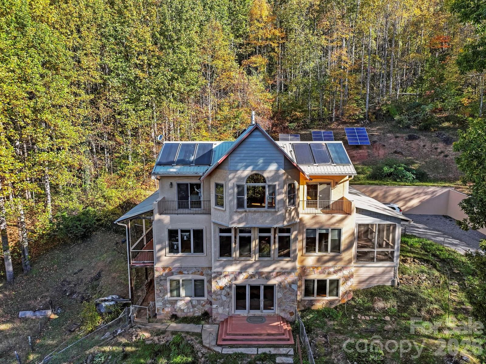 97 Old Cove Road, Black Mountain, NC 28711