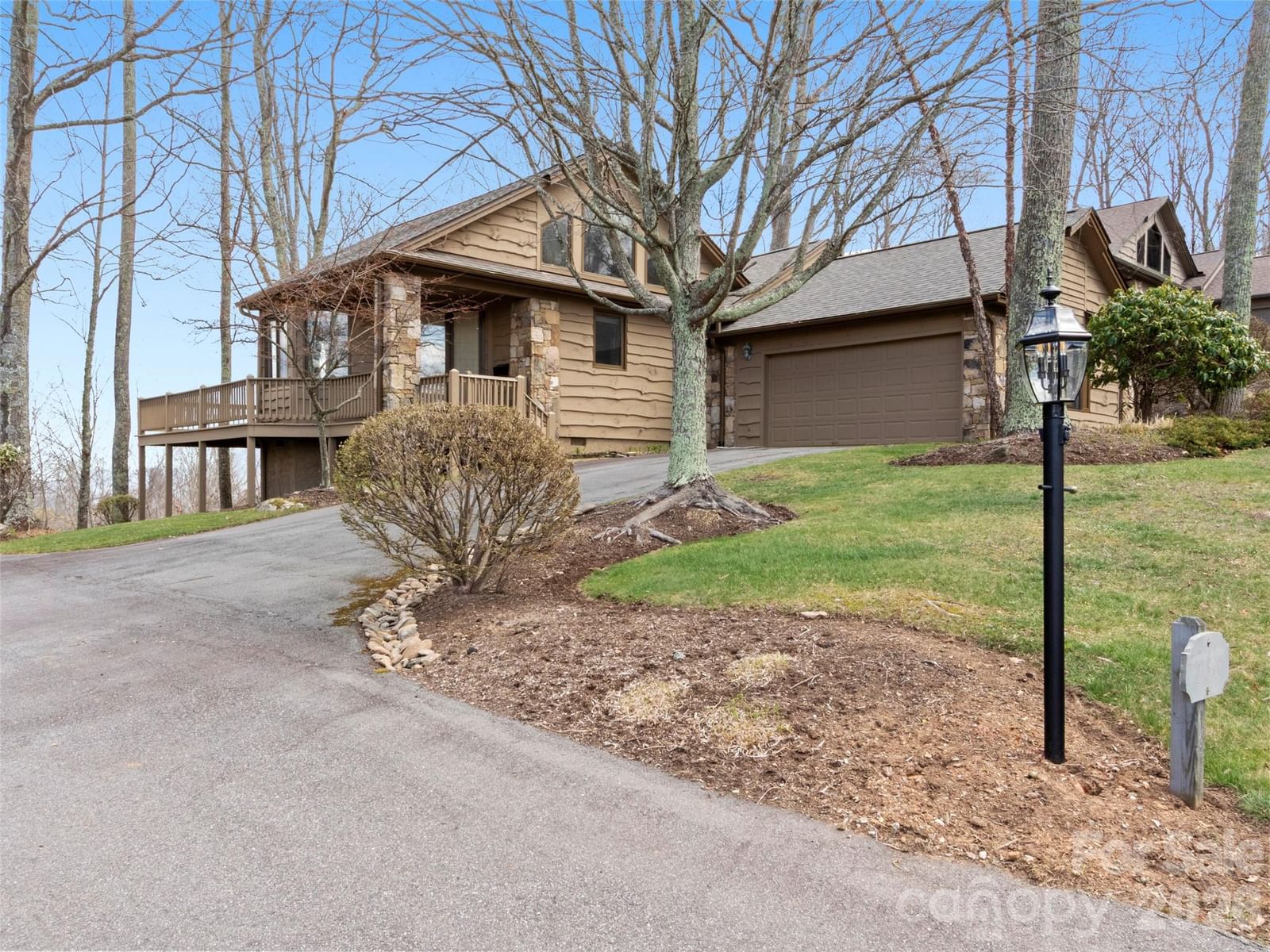 2163 Mountain Air Drive, Burnsville, NC 28714