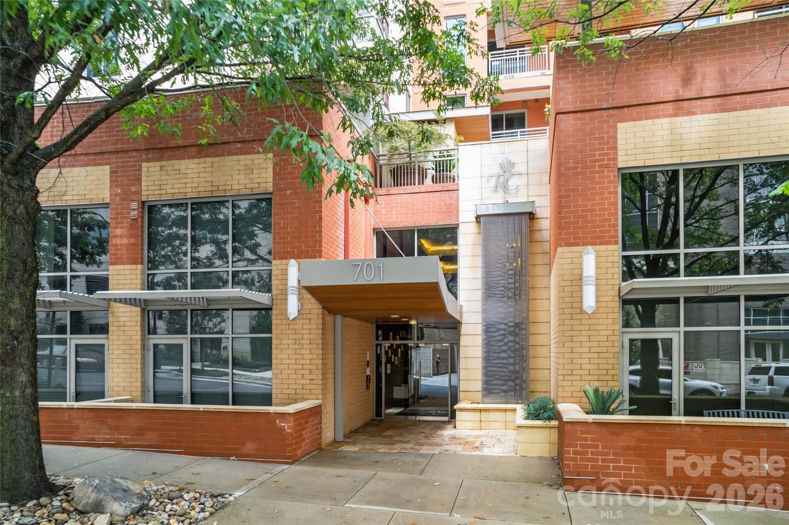 701 Royal Court #1007, Charlotte, NC 28202 - Photo 4