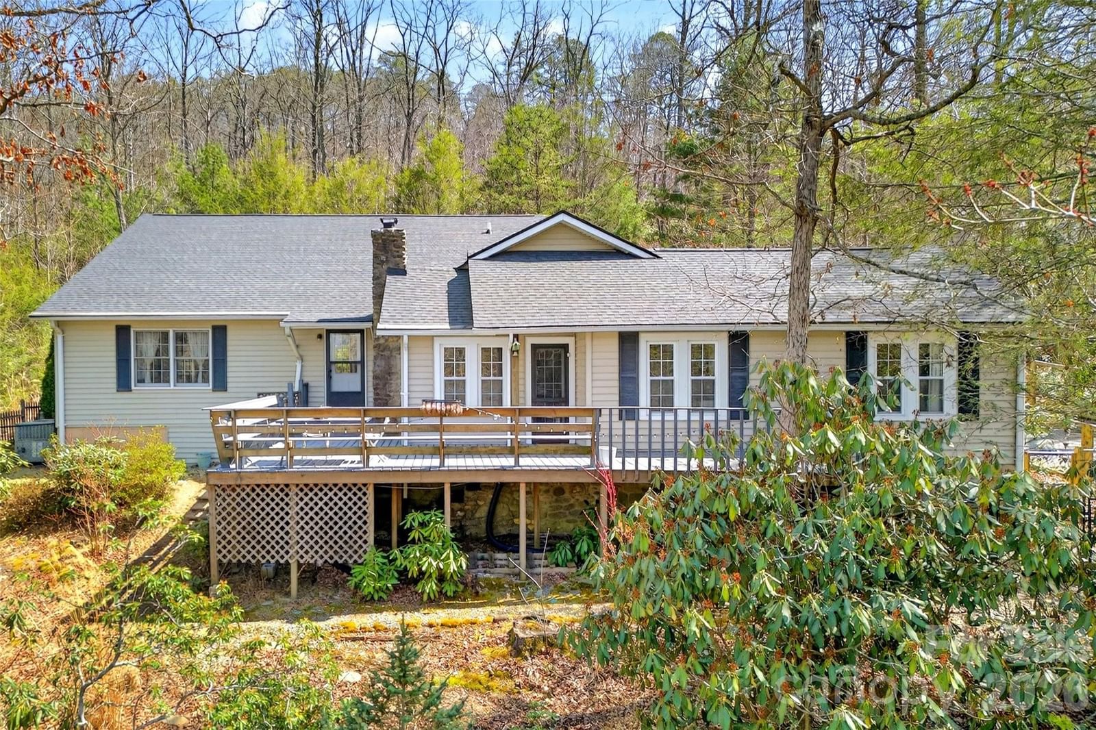 32 Tucker Road, Black Mountain, NC 28711