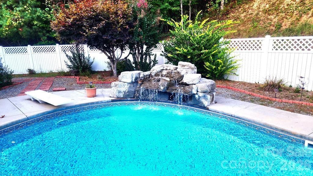 112 Hawks Nest Ridge, Cullowhee, NC 28723 - Photo 4