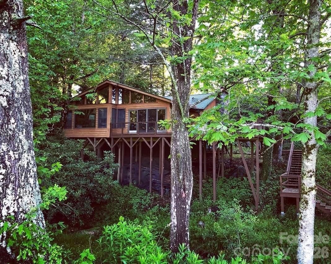 1359 Chestnut Grove Road, Spruce Pine, NC 28777