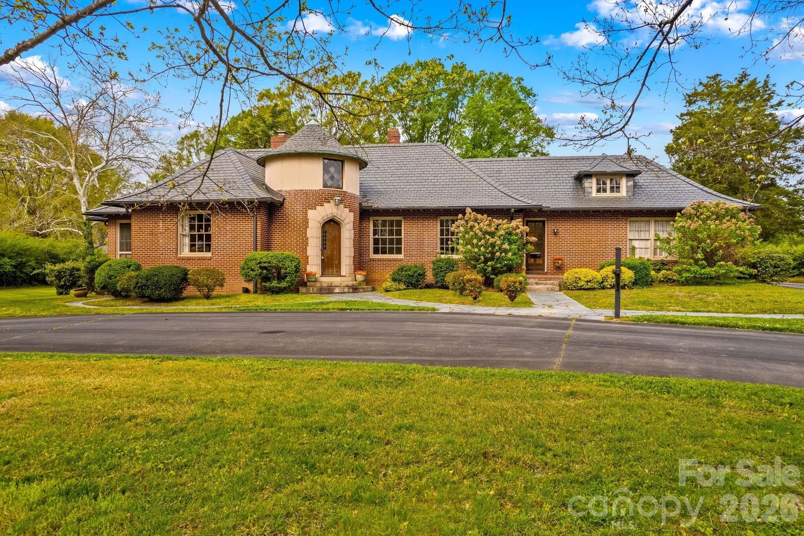 725 Mocksville Avenue, Salisbury, NC 28144