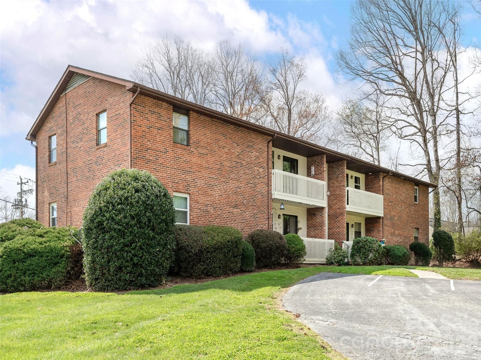 103 Oakwood Place #4, Hendersonville, NC 28792 - Photo 2