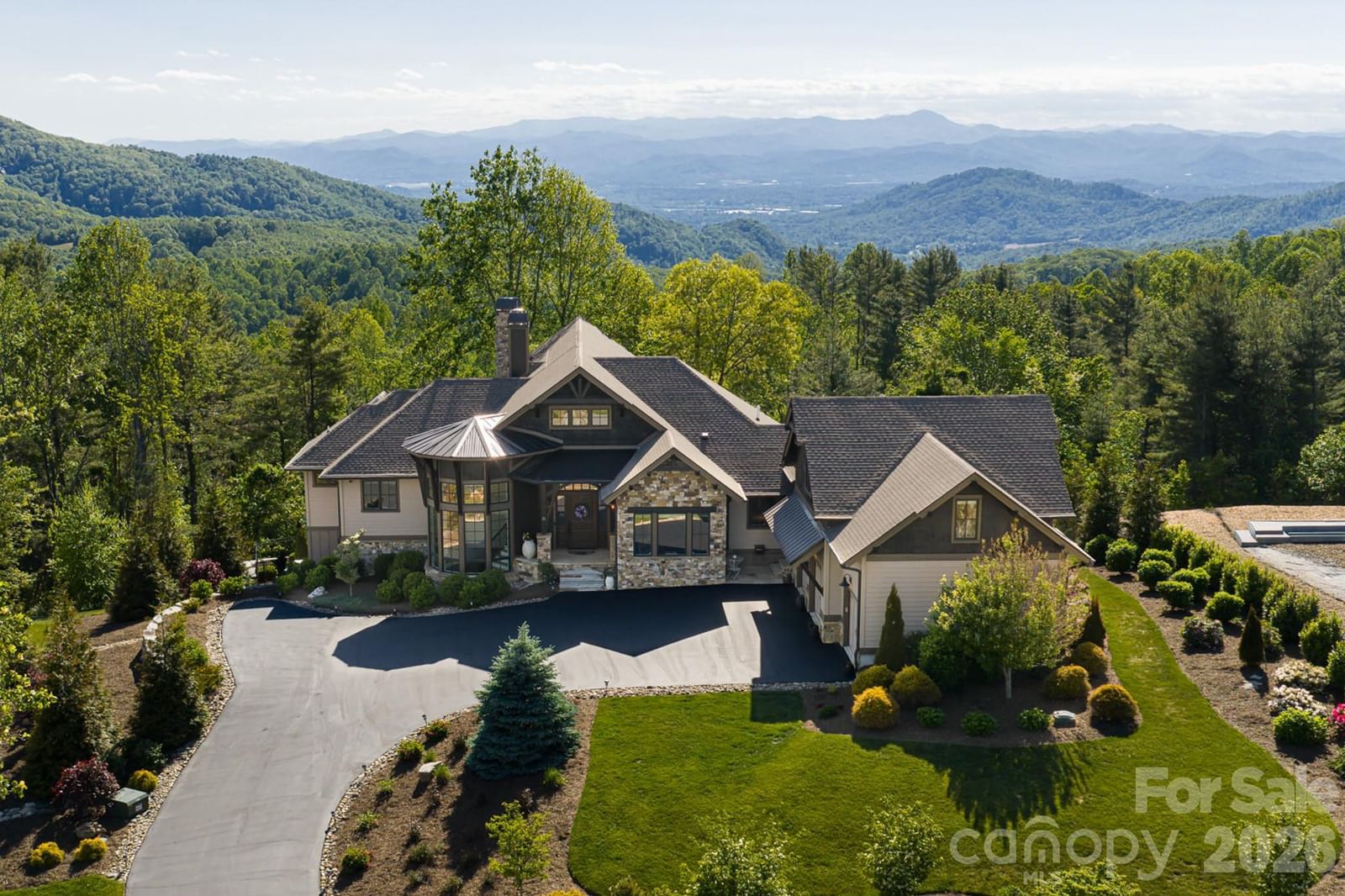 31 Bear Tree Court, Hendersonville, NC 28792