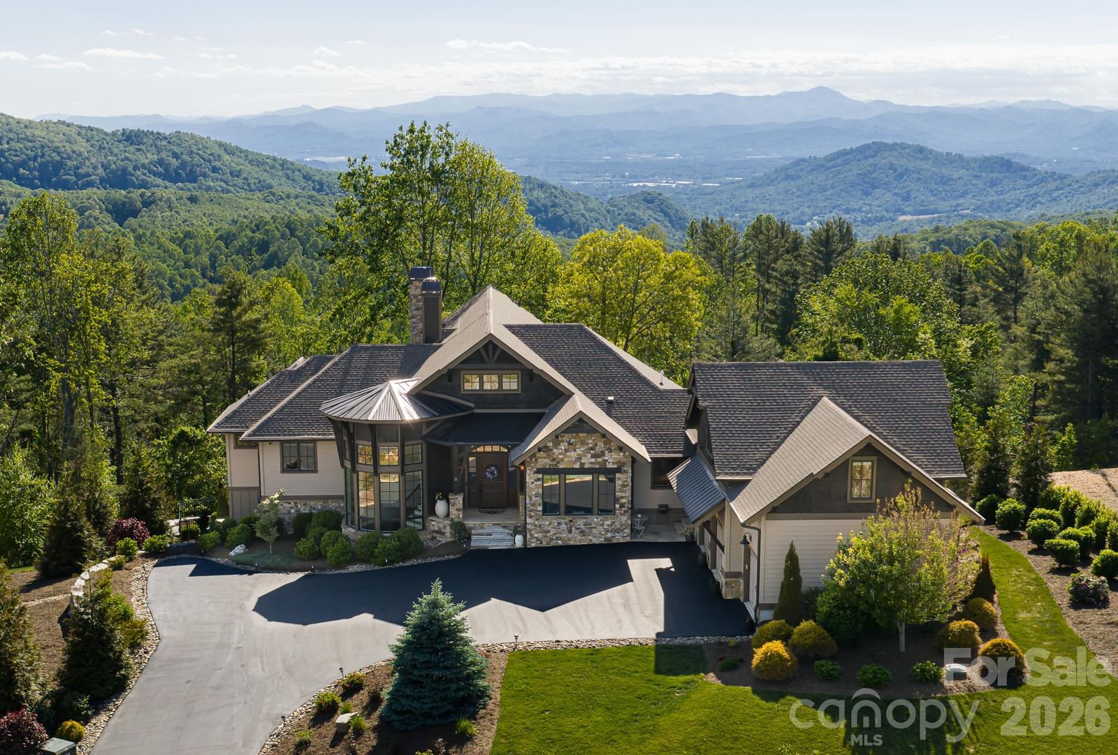 31 Bear Tree Court, Hendersonville, NC 28792