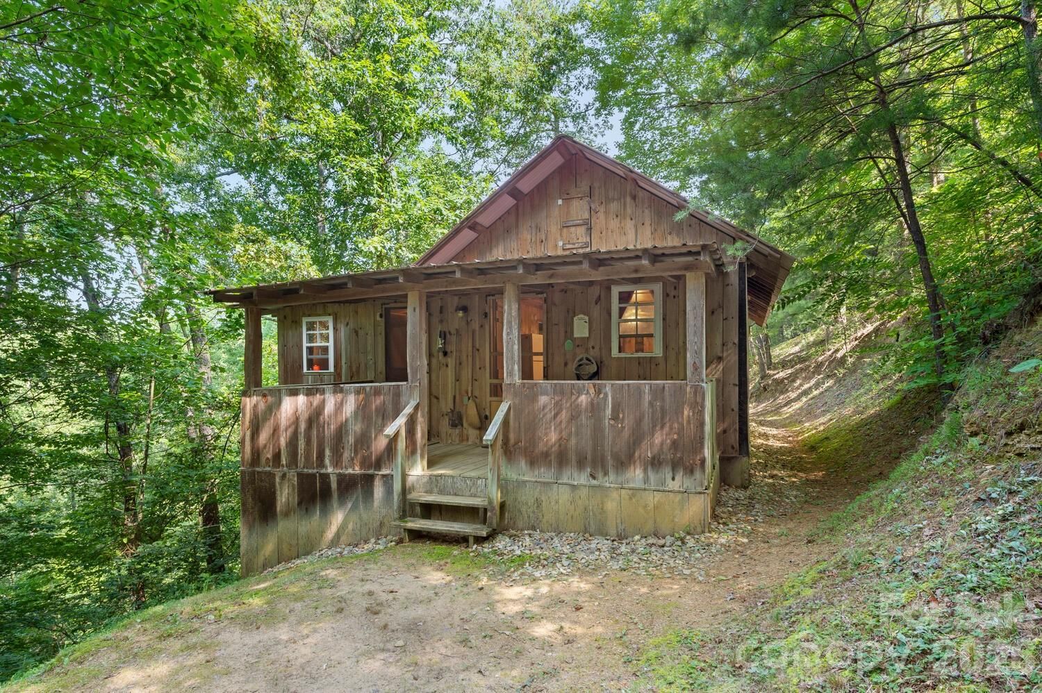 286 Rebel Drive, Hot Springs, NC 28743