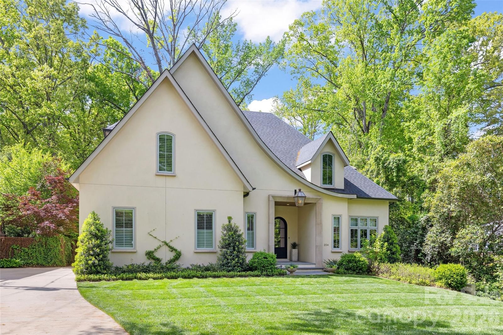 254 Huntley Place, Charlotte, NC 28207 - Photo 2