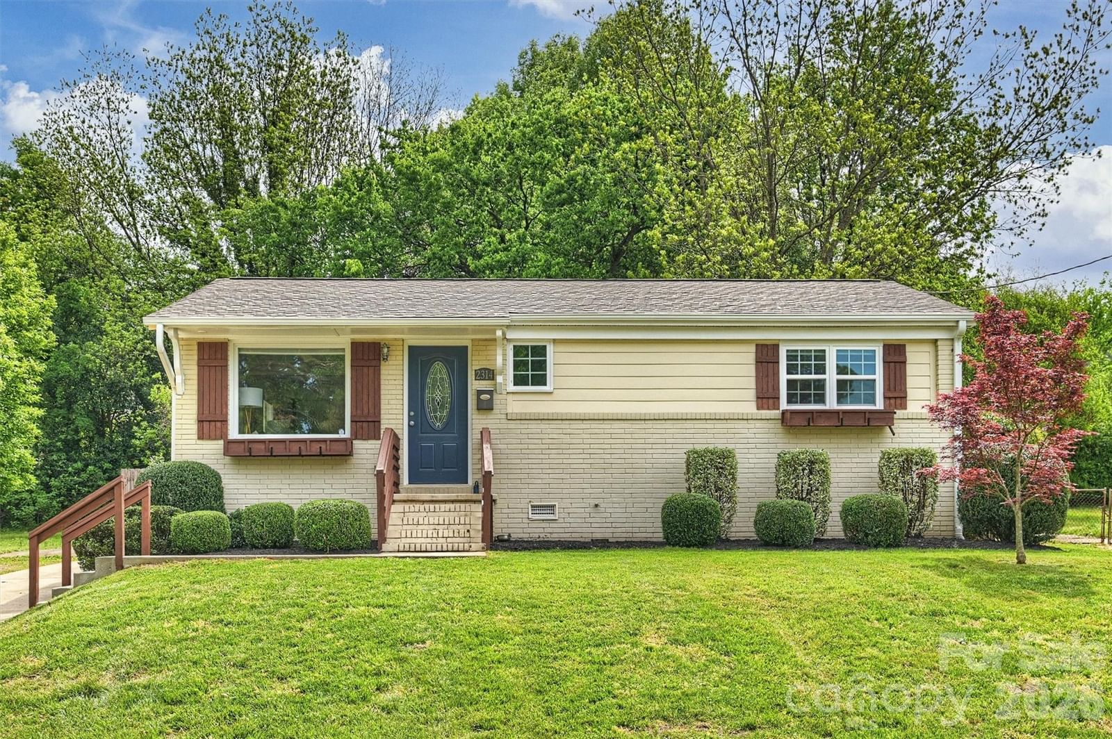2314 Crestview Drive, Charlotte, NC 28216 - Photo 2