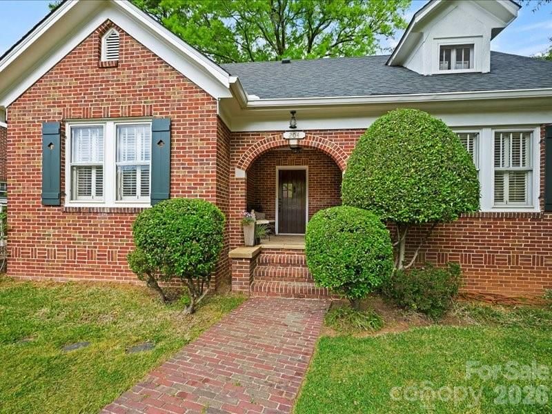 204 Laurel Avenue, Charlotte, NC 28207 - Photo 2
