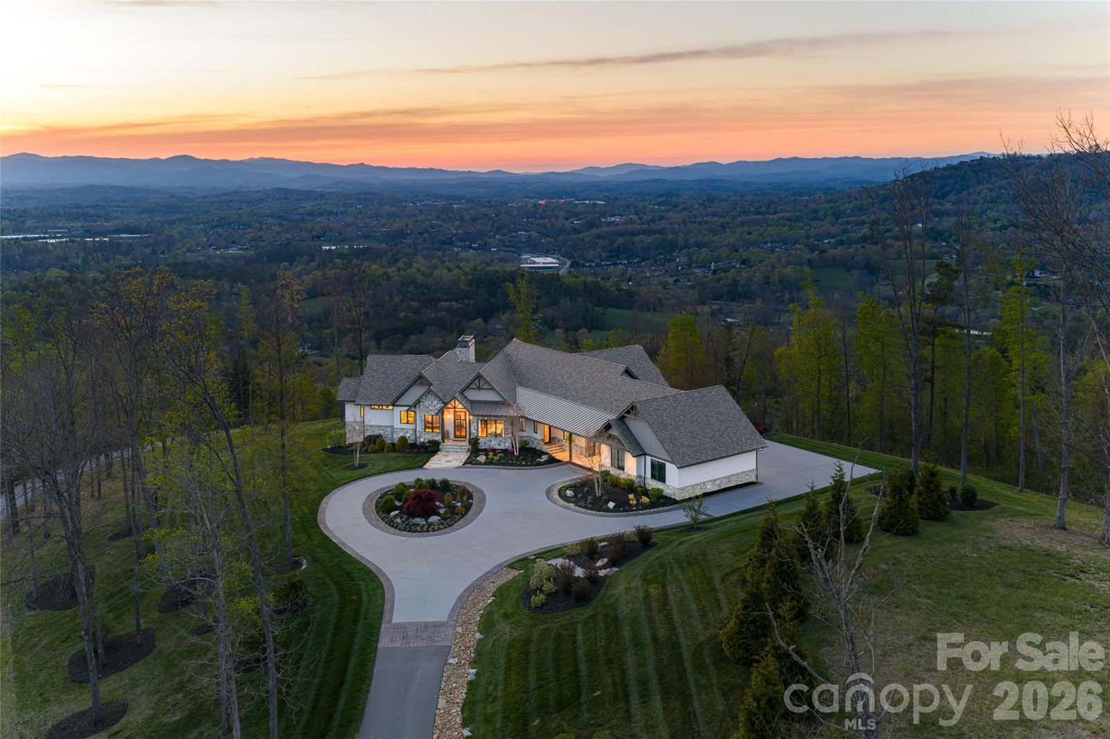 154 Bear View Road, Weaverville, NC 28787