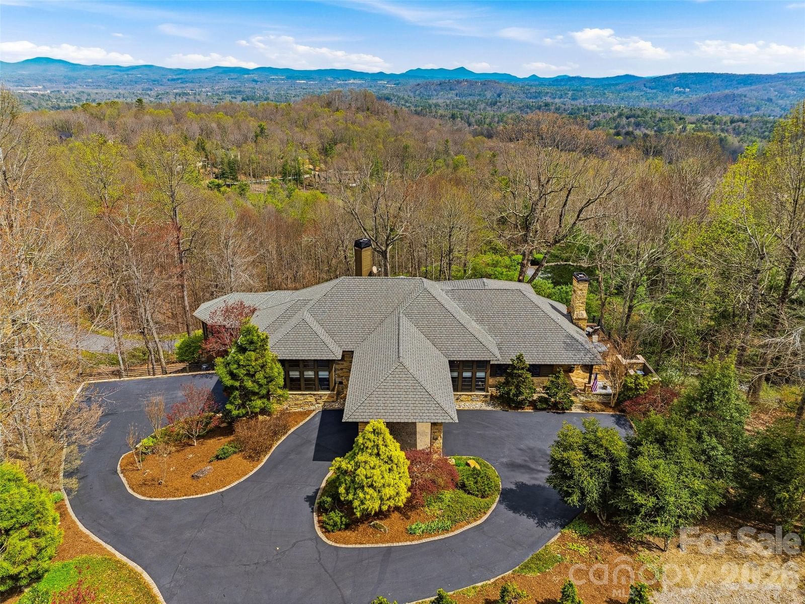 1000 McFarlane Way, Hendersonville, NC 28739