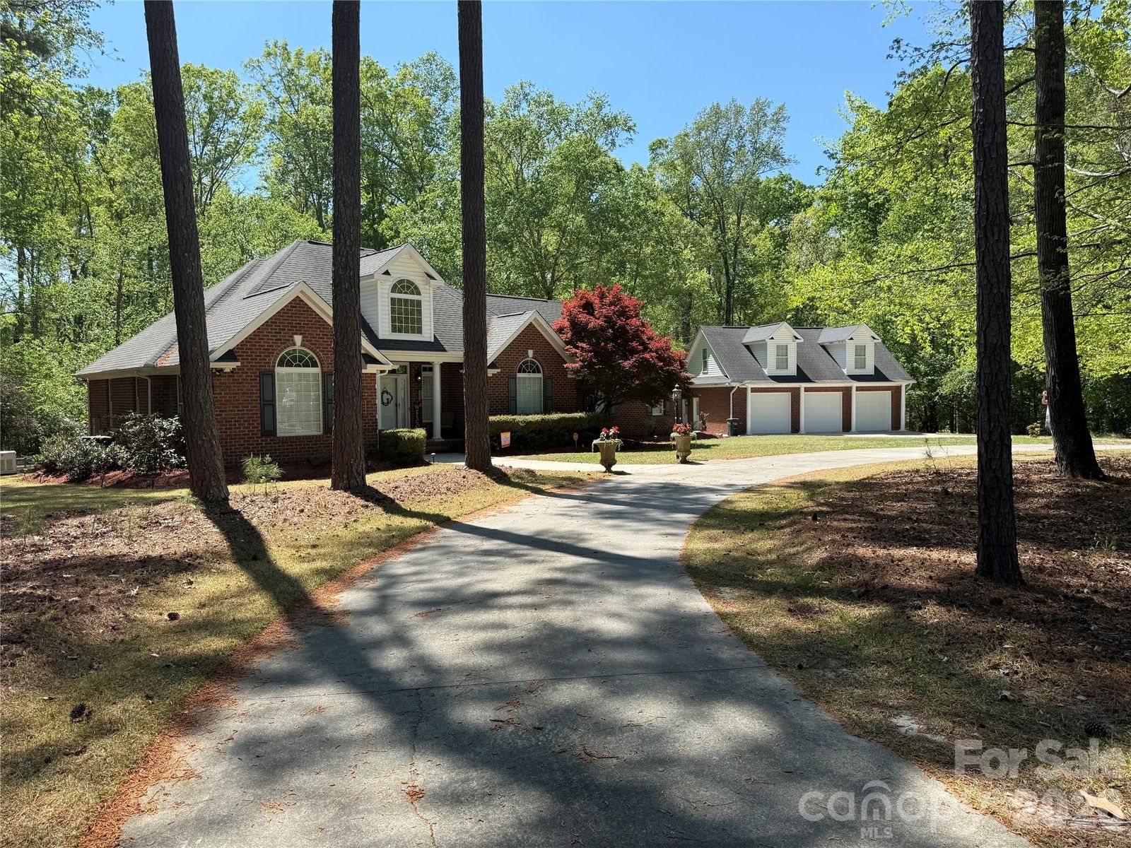 221 Lakeshore Drive, Rockingham, NC 28379