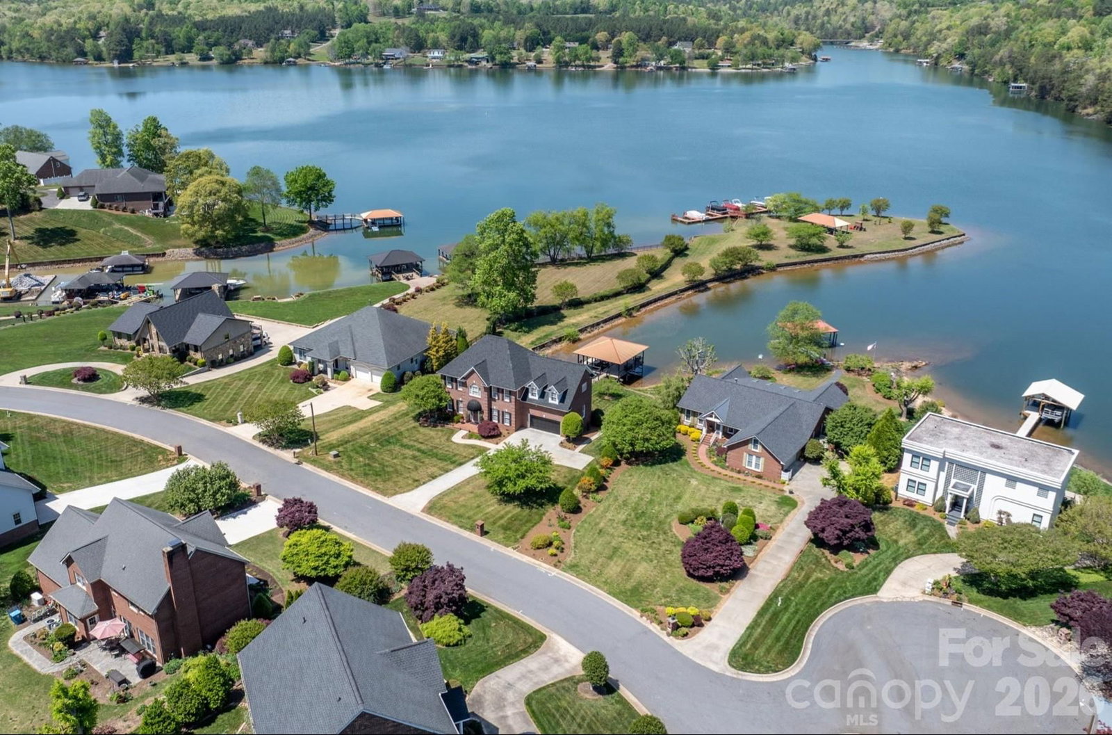 215 Iswa Drive, Taylorsville, NC 28681