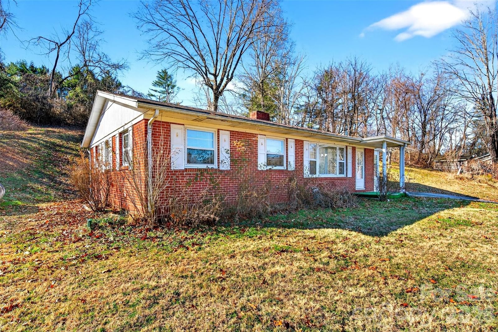 106 Chapel Street, Spruce Pine, NC 28777 - Photo 2