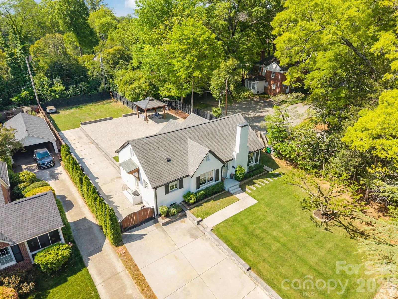 2414 Hassell Place, Charlotte, NC 28209 - Photo 3