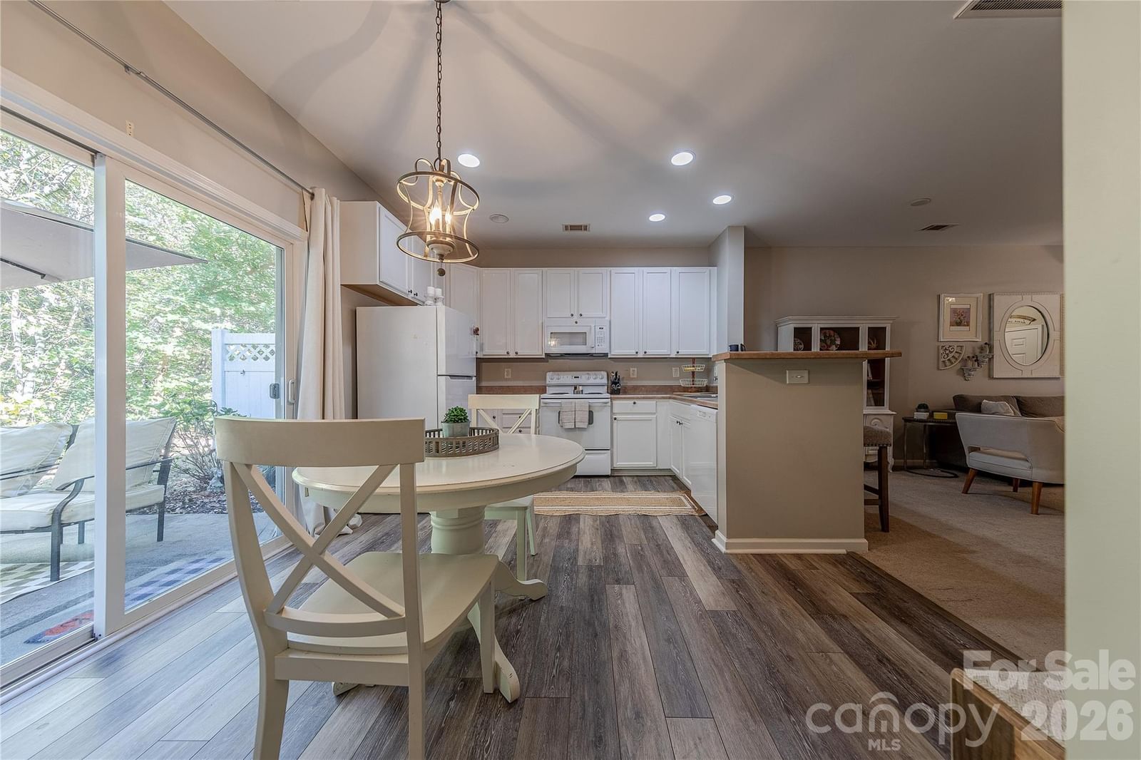 124 Clydesdale Court, Matthews, NC 28104 - Photo 2