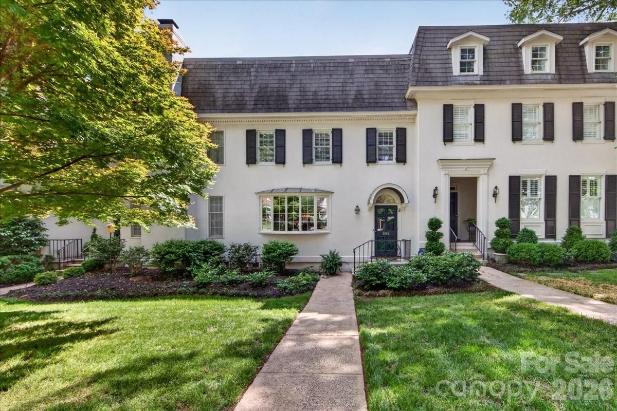 202 Perrin Place, Charlotte, NC 28207 - Photo 2