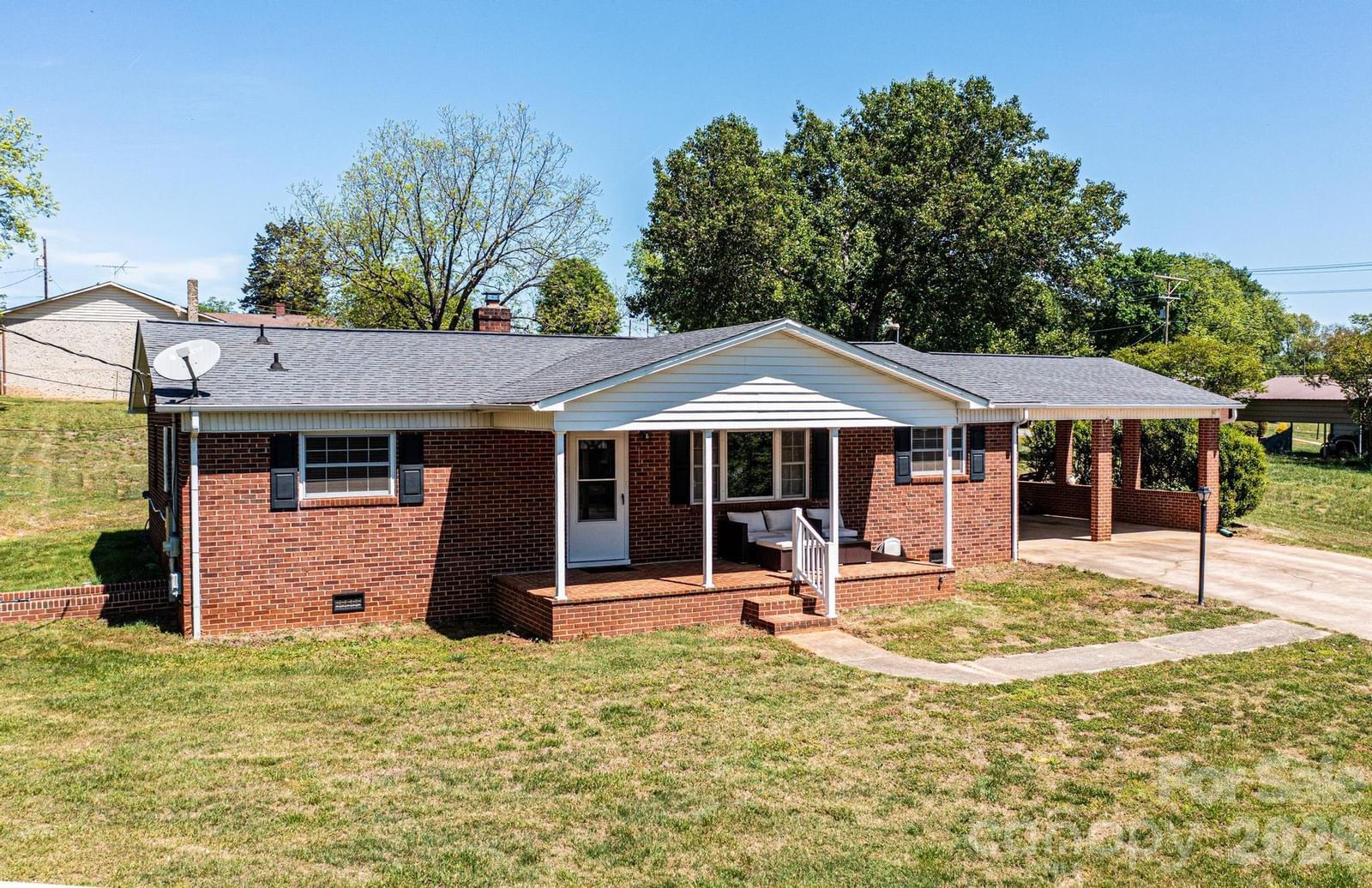 2984 Lutz Boulevard, Newton, NC 28658 - Photo 2