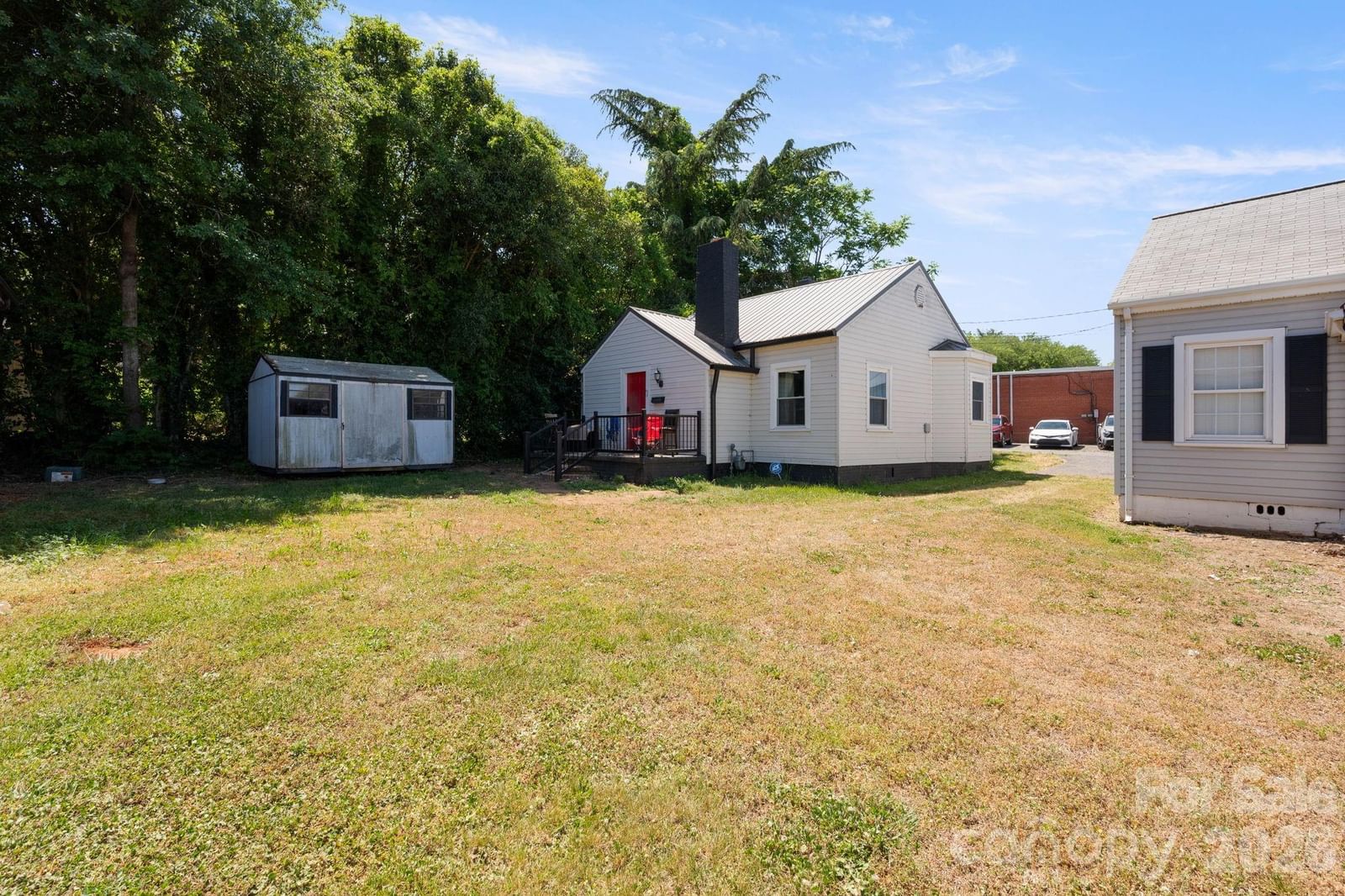 136 Broadway Street, Forest City, NC 28043 - Photo 2