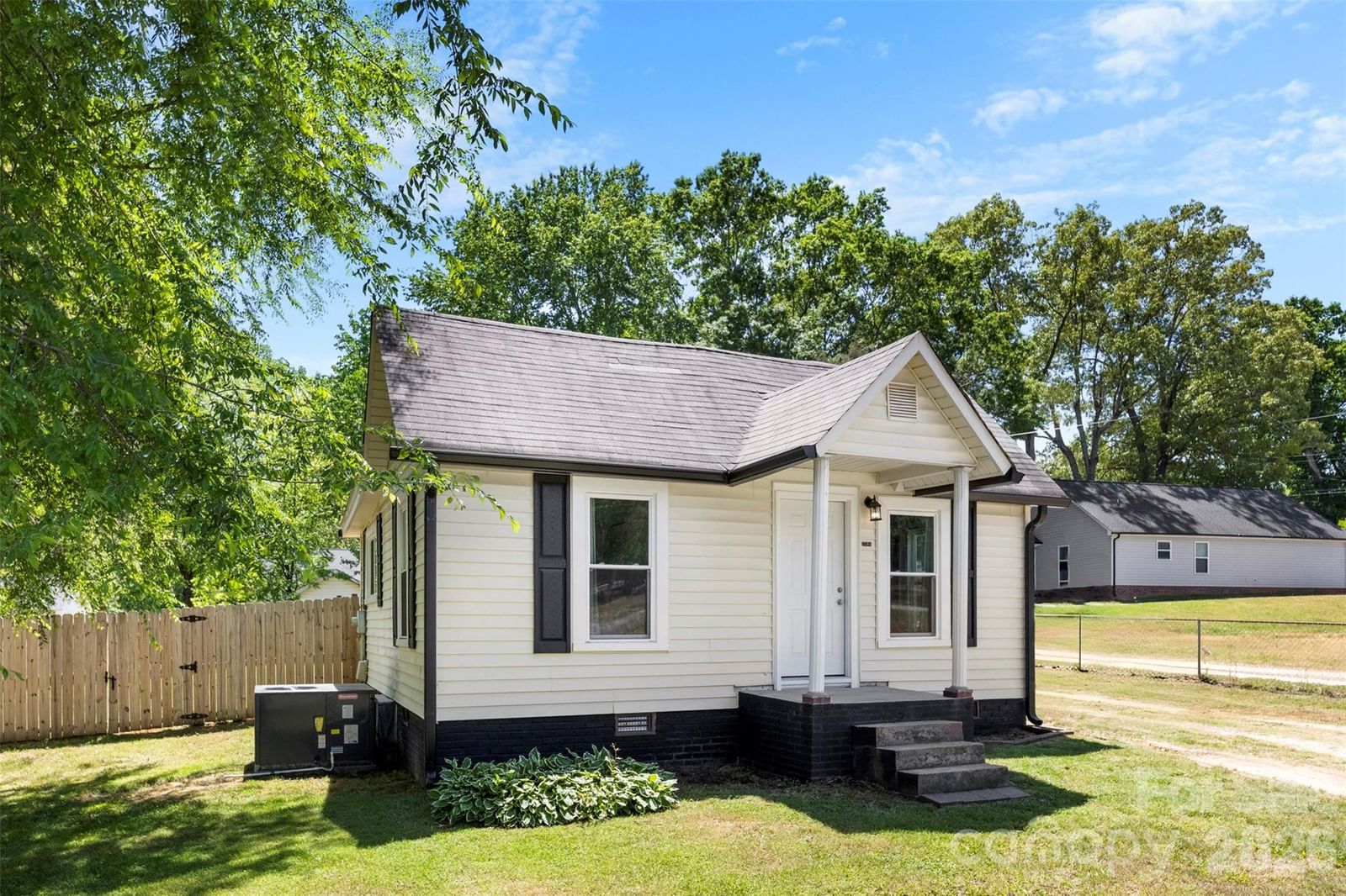 2504 Glenwood Street, Kannapolis, NC 28083 - Photo 2
