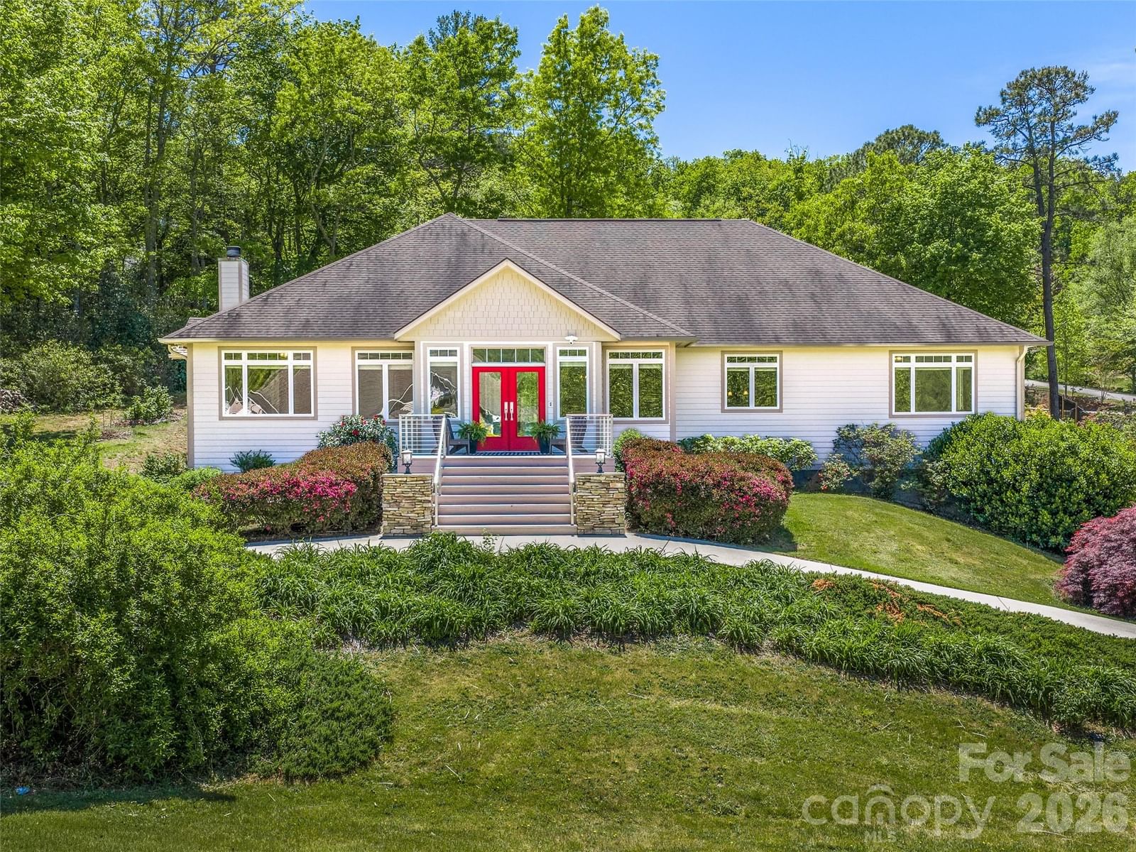 16 Chickadee Lane, Fairview, NC 28730