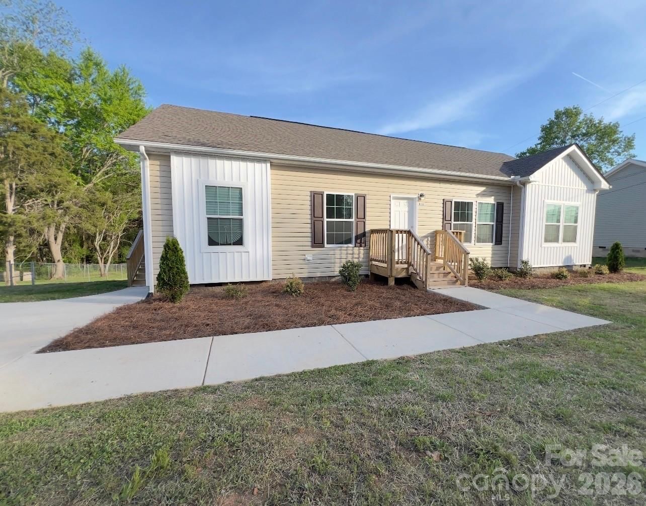 819 Wellwood Avenue, Statesville, NC 28677 - Photo 2