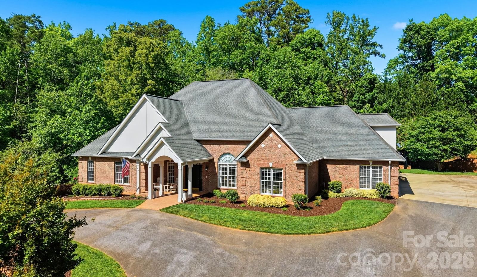 890 18th Avenue Court, Hickory, NC 28601