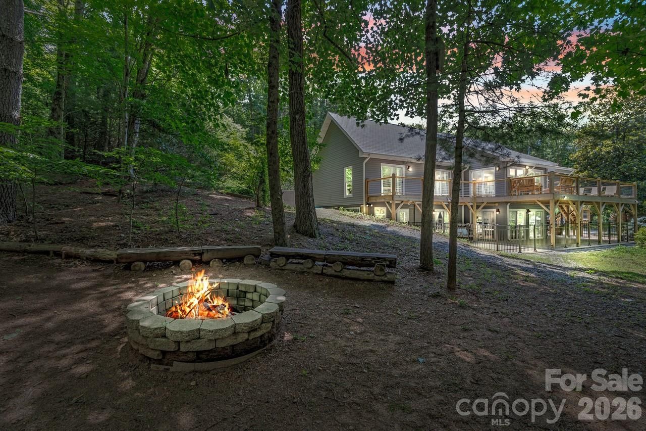 153 Skyview Circle, Asheville, NC 28804
