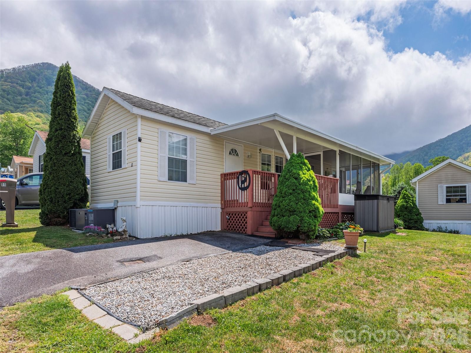 11 Valentine Drive, Maggie Valley, NC 28751 - Photo 2