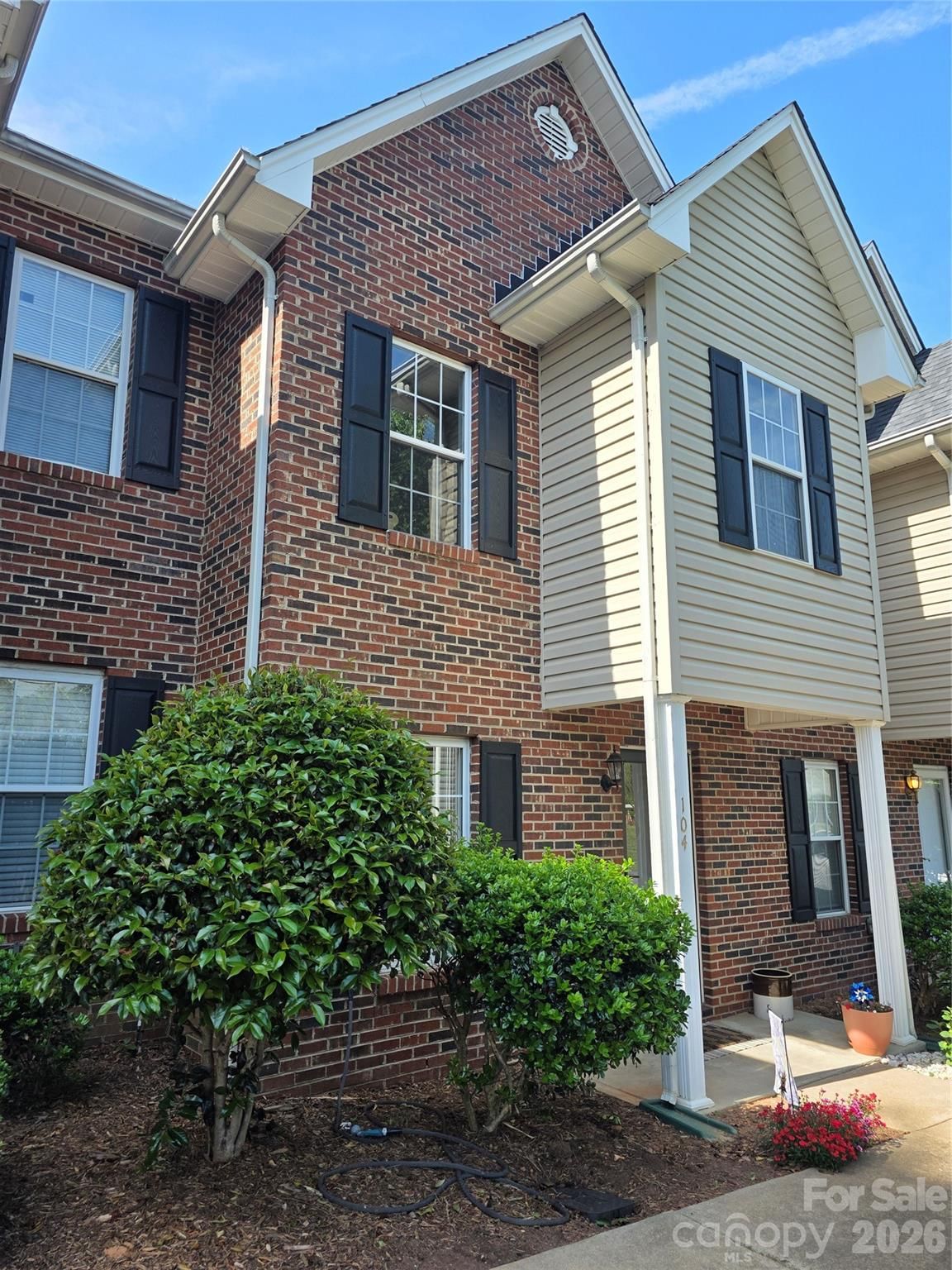 2240 15th Avenue #104, Hickory, NC 28601