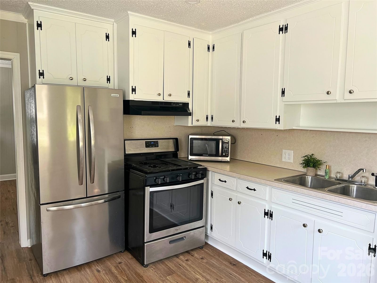 1599 Hillcrest Avenue, Lancaster, SC 29720 - Photo 4