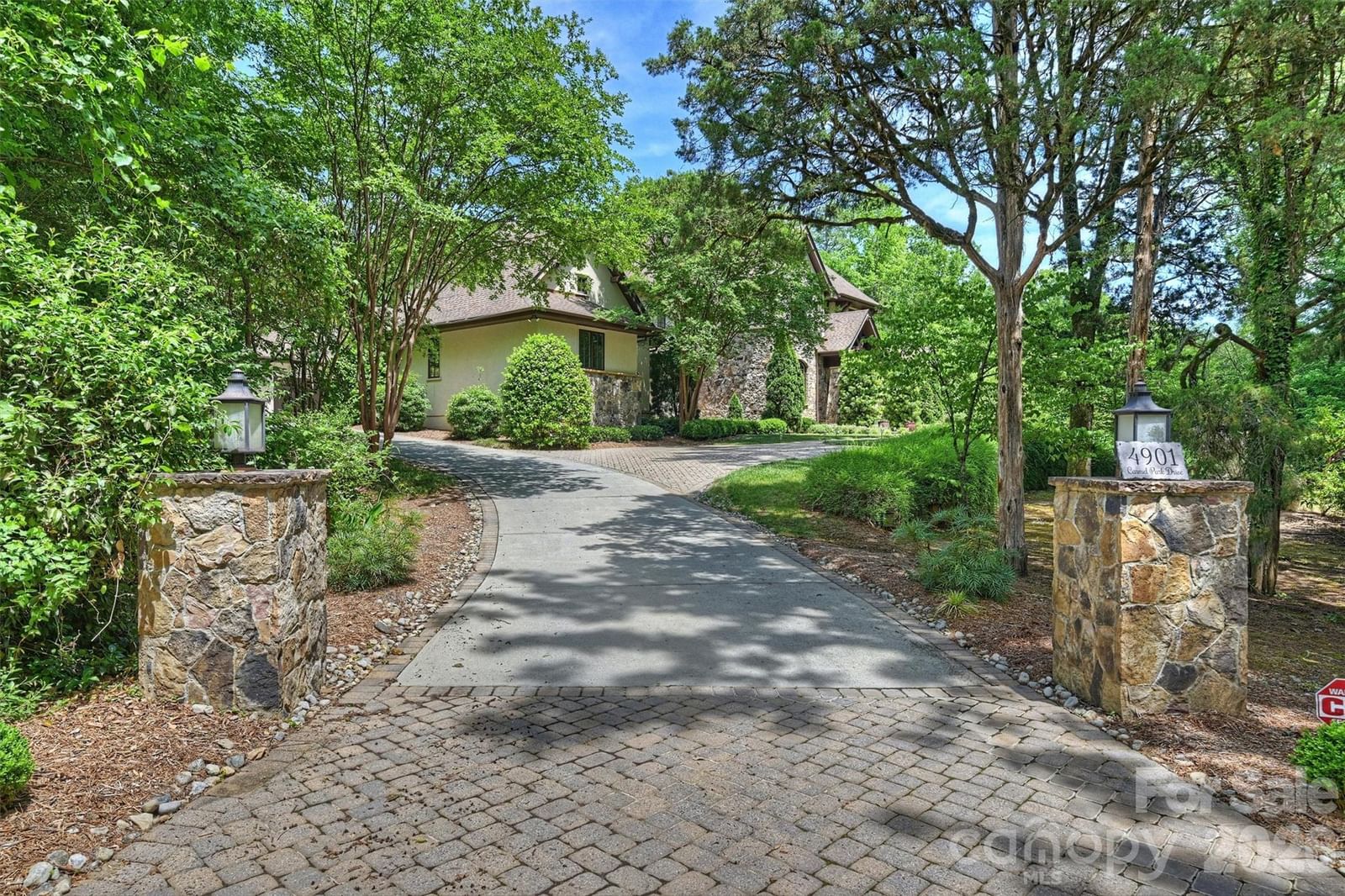 4901 Carmel Park Drive, Charlotte, NC 28226 - Photo 2
