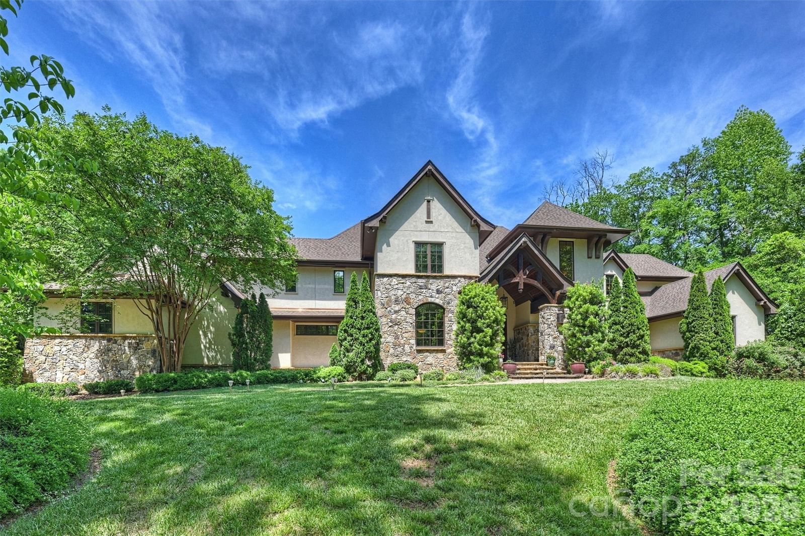 4901 Carmel Park Drive, Charlotte, NC 28226