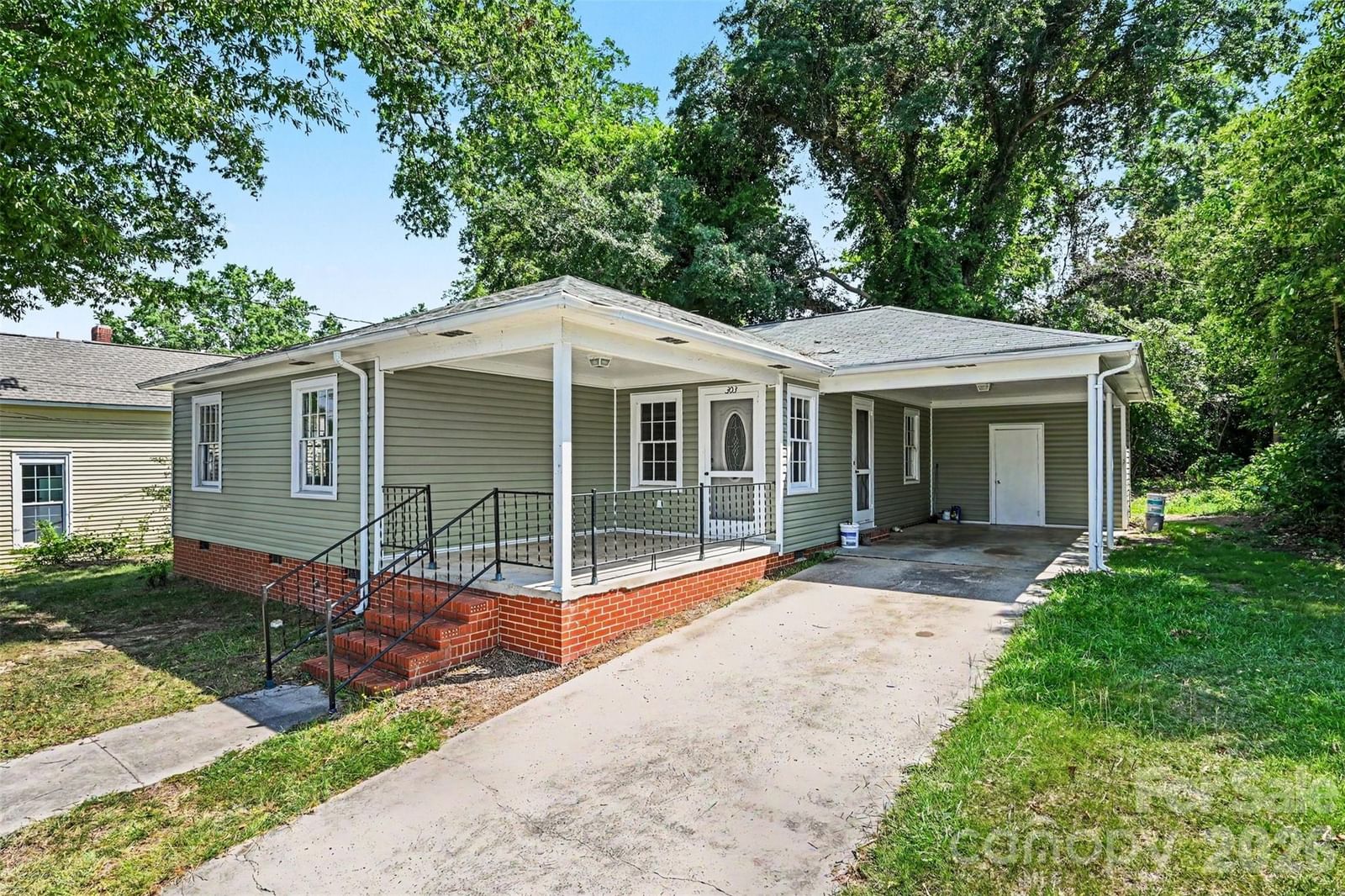 303 White Street, Lancaster, SC 29720 - Photo 2