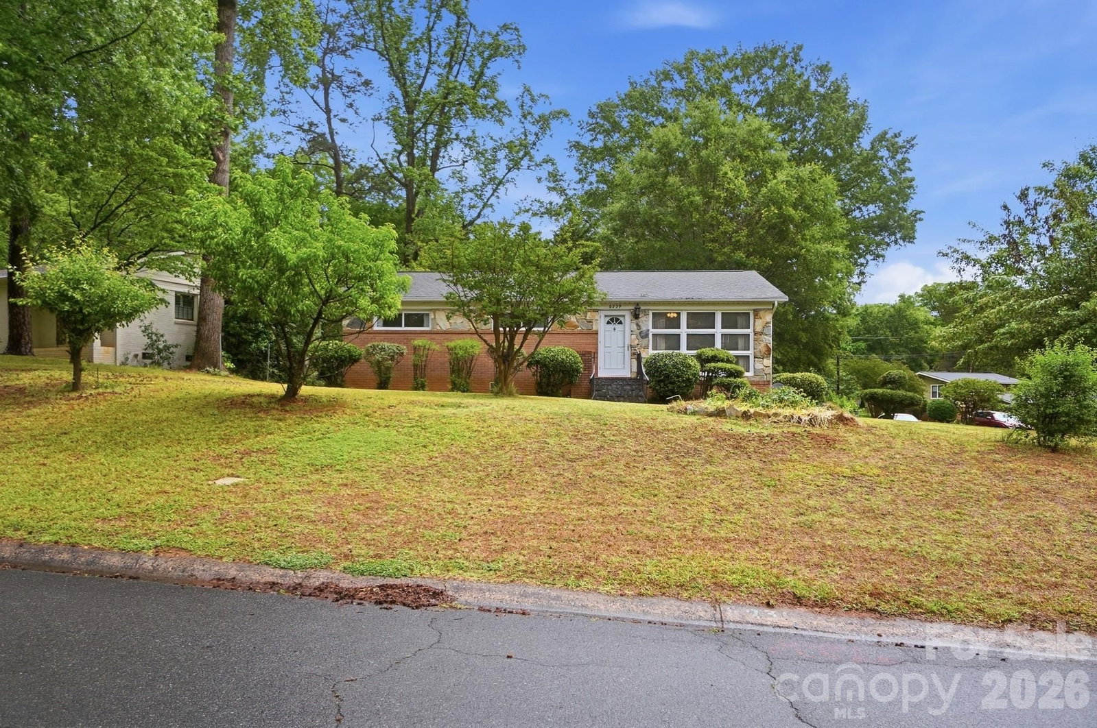 6239 Netherwood Drive, Charlotte, NC 28210 - Photo 2