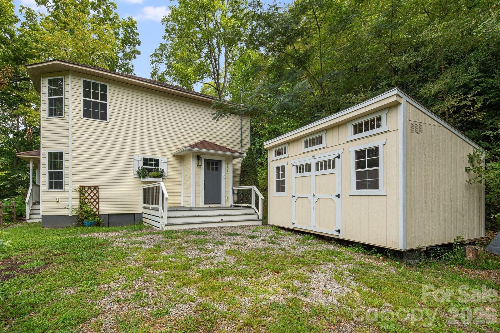 747 Osborne Road, Clyde, NC 28721 - Photo 2
