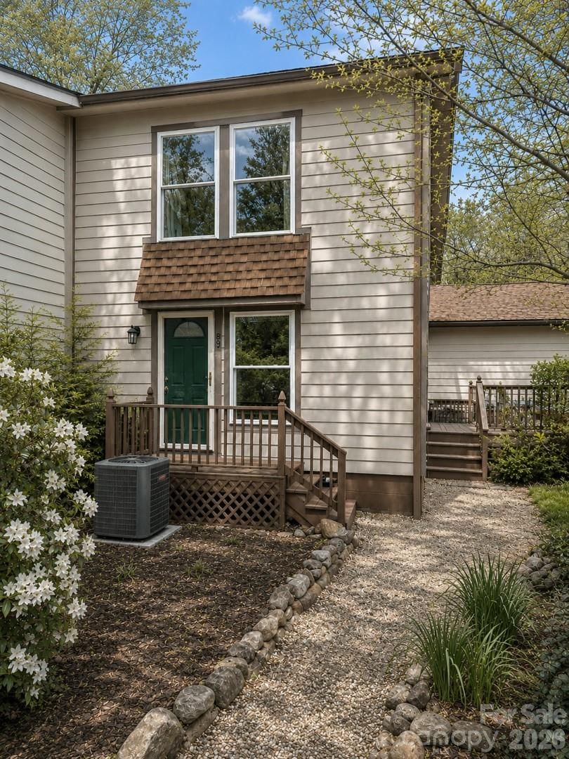 99 Willow Way, Hendersonville, NC 28739 - Photo 2