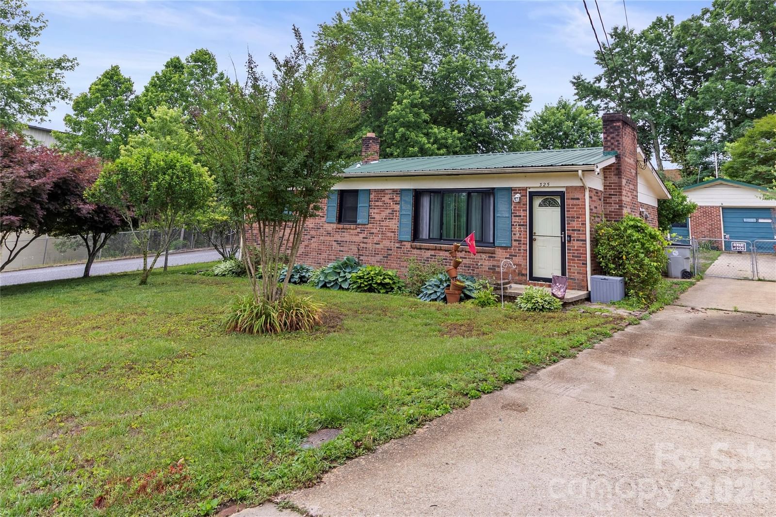 325 Swanson Drive, Lenoir, NC 28645 - Photo 2