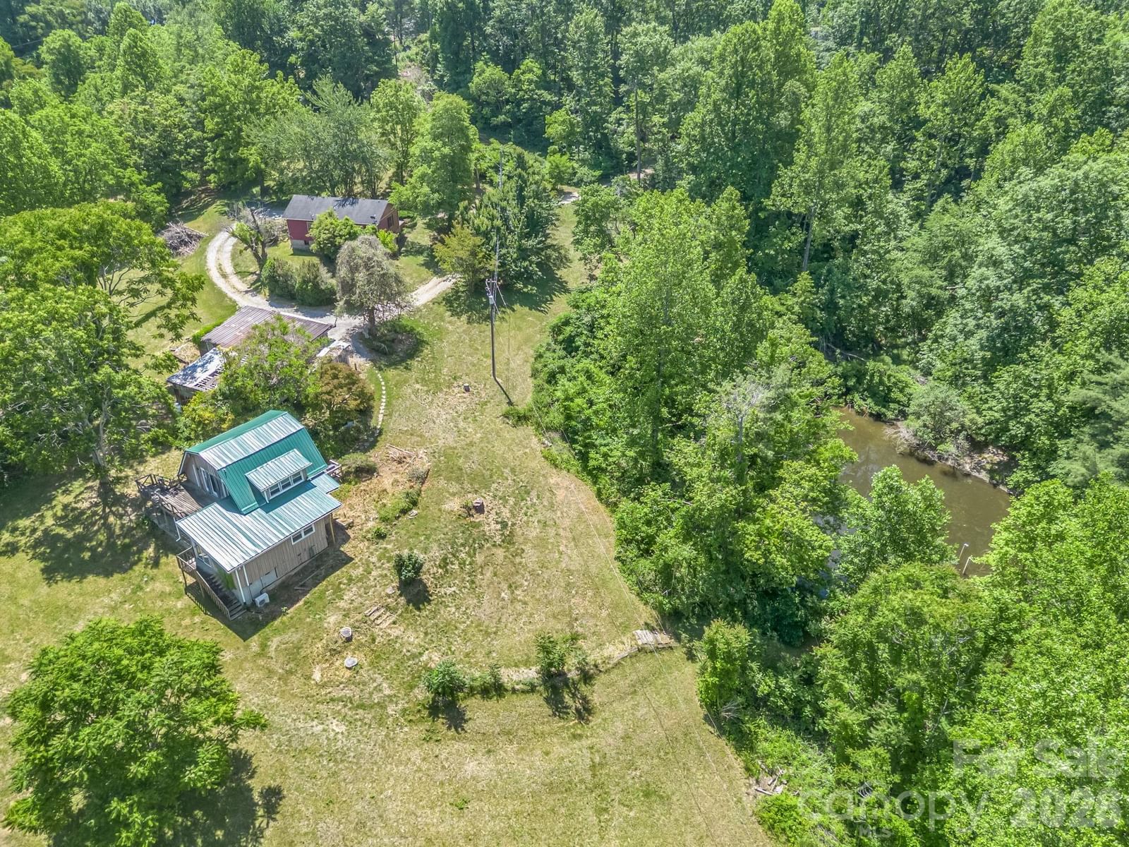 255 & 257 Crescent Street, Saluda, NC 28773