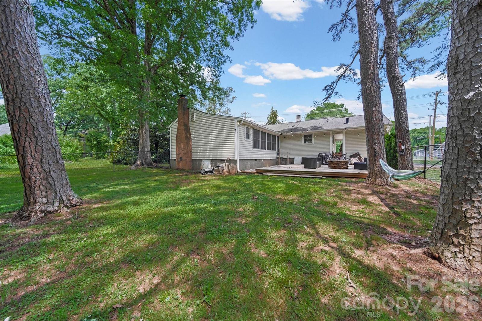 600 Mcadenville Road, Lowell, NC 28098