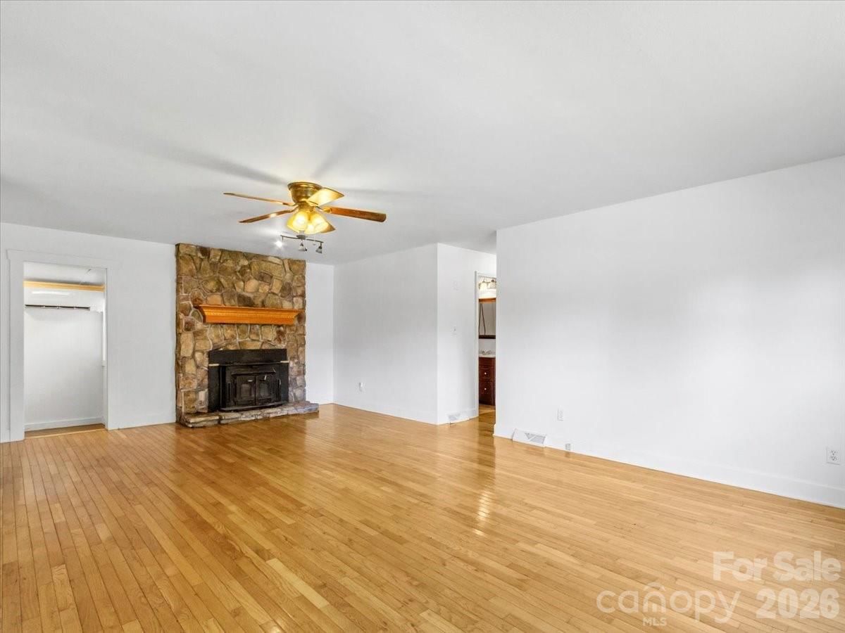 42 East Boulevard, Burnsville, NC 28714 - Photo 2