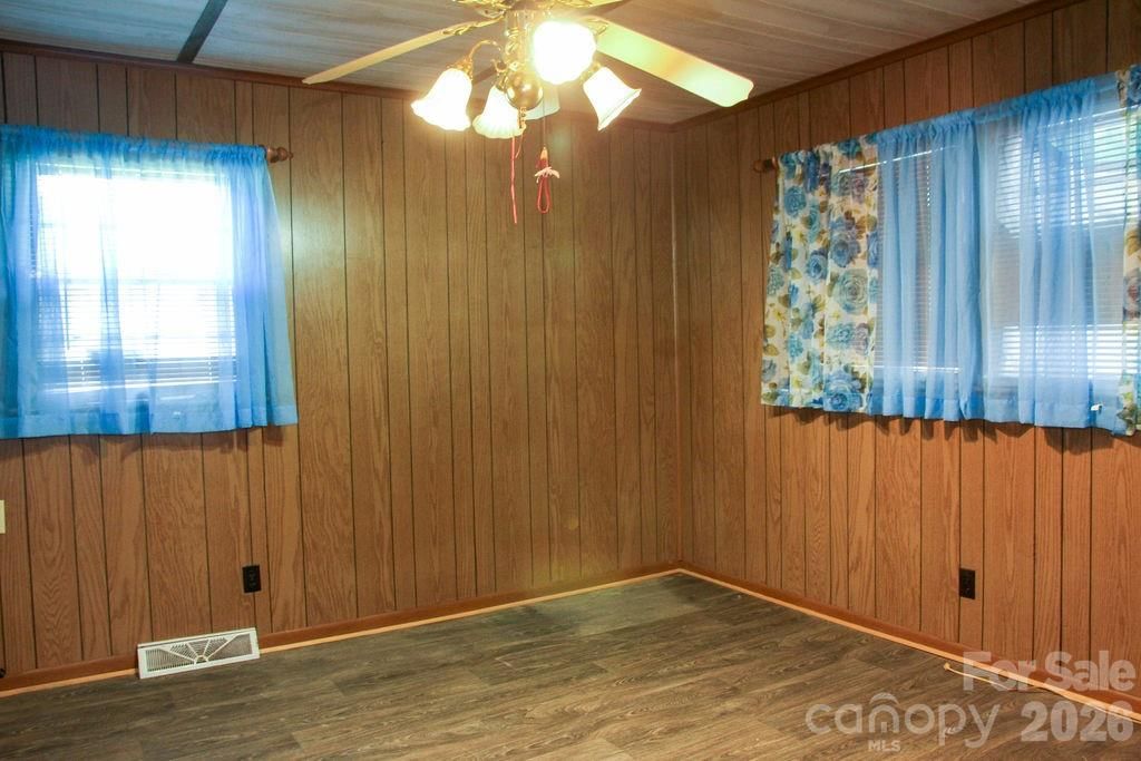 905 10th Street, Bessemer City, NC 28016 - Photo 2